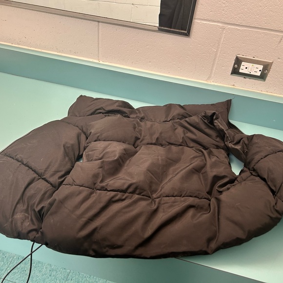 AÉROPOSTALE - Picture 2 of 4